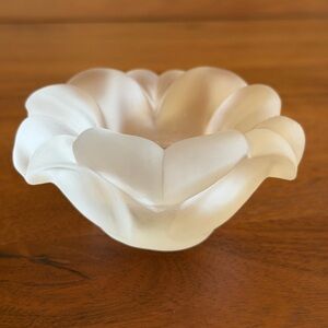 Illusions Frosted Glass Flower Candle Holder – Made in Italy 🇮🇹